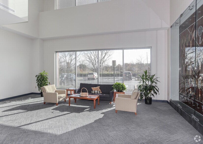 More Photos Of 1310 E 96th St, Indianapolis Office For Lease