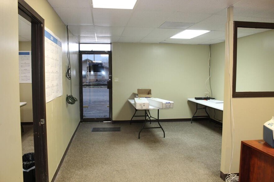 More Photos Of 407 N Nelson St, Fort Stockton Research And Development For Sale