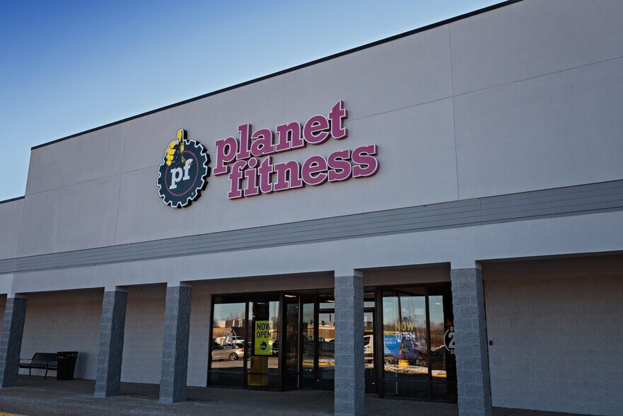 More Photos Of 2820-2880 Frontage Rd, Warsaw Unknown For Lease