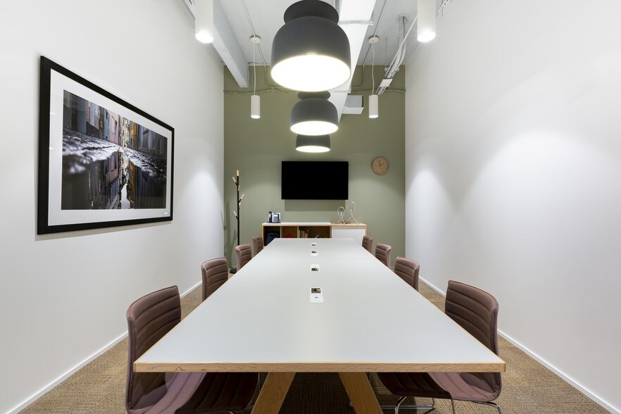 More Photos Of 413-435 W 14th St, New York Coworking Space