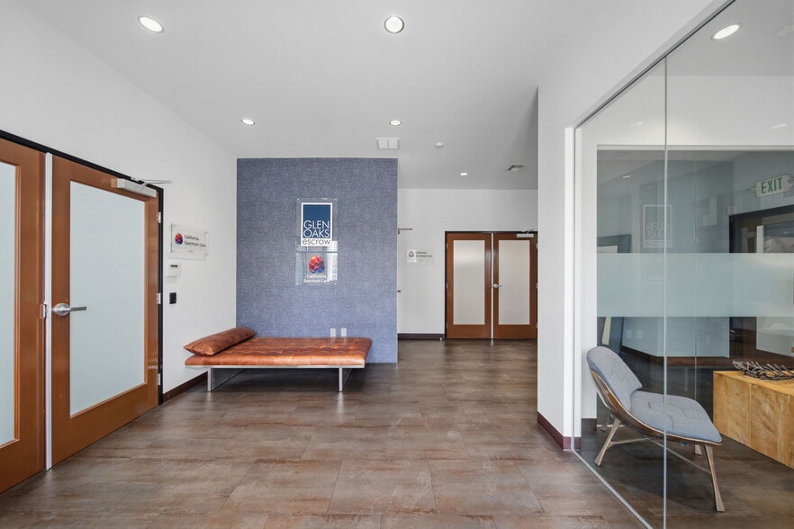 More Photos Of 24018 Lyons Ave, Newhall Loft Creative Space For Sale