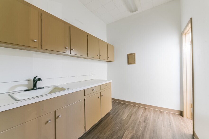 More Photos Of 1022 Pasadena Blvd, Pasadena Medical For Lease