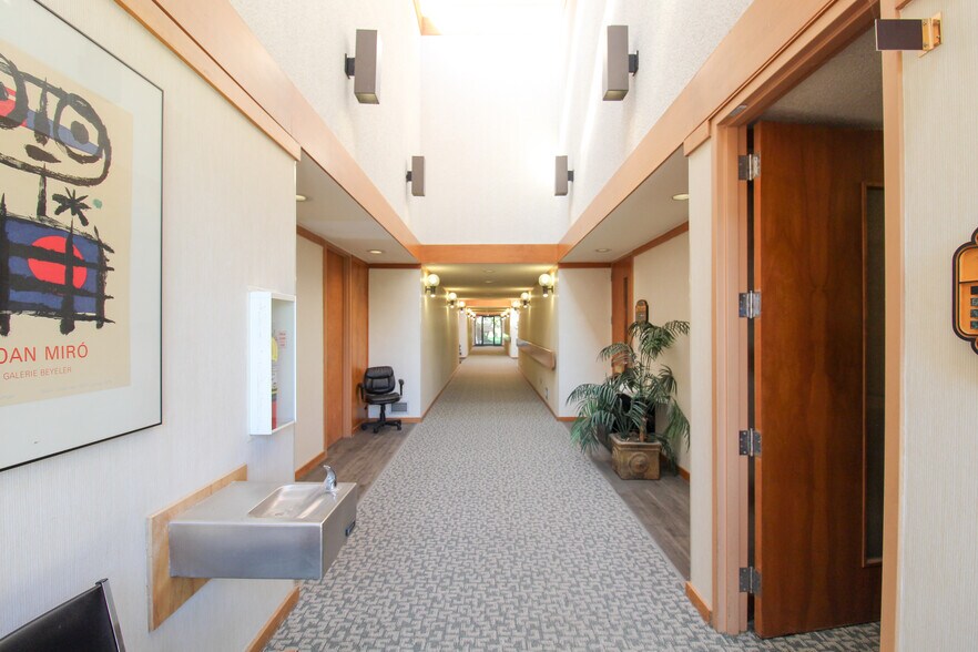 More Photos Of 26771 W 12 Mile Rd, Southfield Medical For Lease