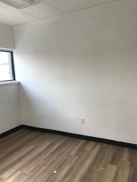 More Photos Of 295-299 Broadway, Paterson Medical For Lease