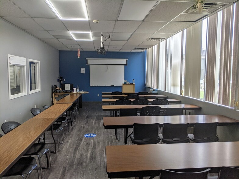 More Photos Of 437 Fern St, Jackson Office For Lease