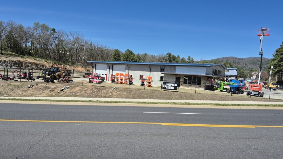More Photos Of 101 Airway dr, Hot Springs National Park Freestanding For Sale