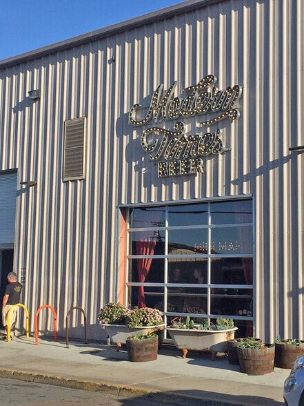 More Photos Of 3725 Greenwood St, San Diego Warehouse For Lease
