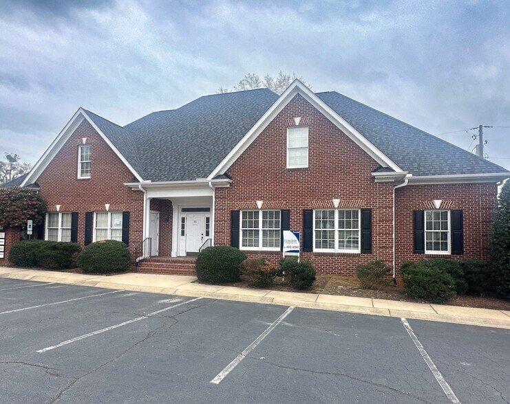 Primary Photo Of 106 Commons Blvd, Piedmont Office For Lease