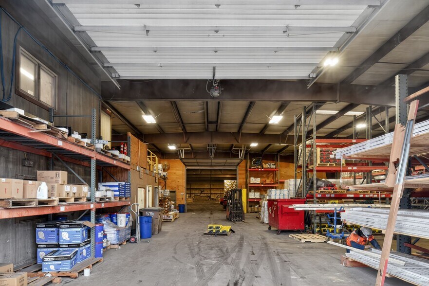 More Photos Of 2605 & 2609 S Carolyn Ave, Sioux Falls Industrial For Lease