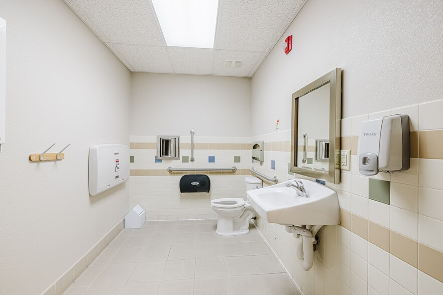 More Photos Of 2715 Argent Ave, Elko Unknown For Lease