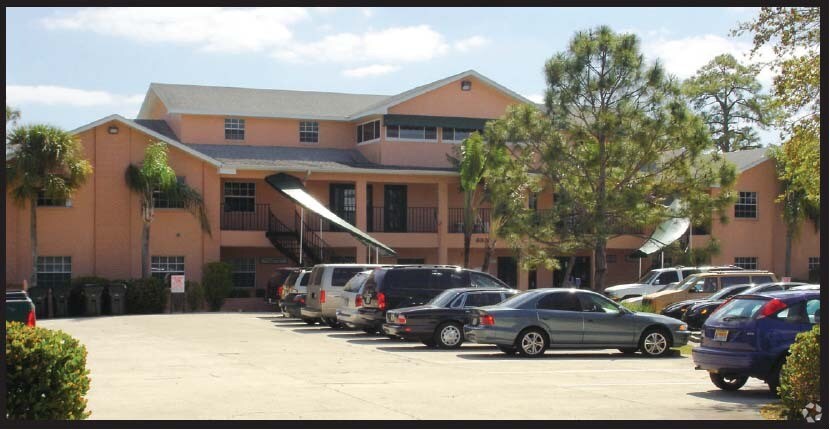 More Photos Of 6338 Presidential Ct, Fort Myers Office For Sale