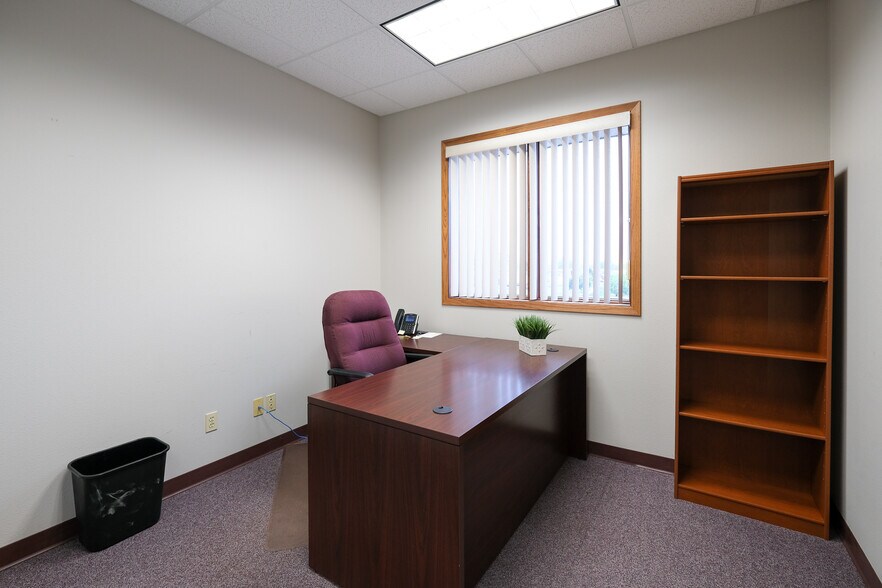 More Photos Of 40 Good Counsel Dr, Mankato Office For Sale