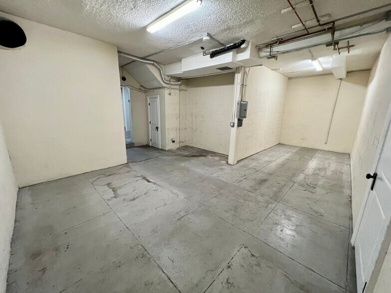 More Photos Of 750 4th St, Hermosa Beach Storefront Retail Residential For Sale