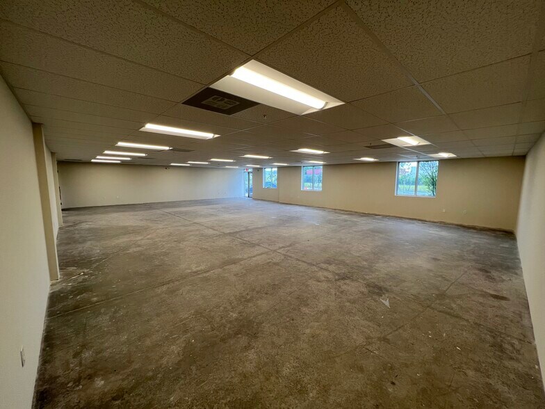 More Photos Of 8565 W 44th Ave, Hialeah Warehouse For Lease
