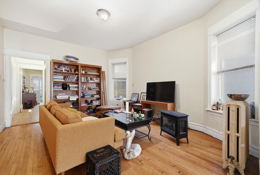 More Photos Of 3136 W Logan Blvd, Chicago Multifamily For Sale