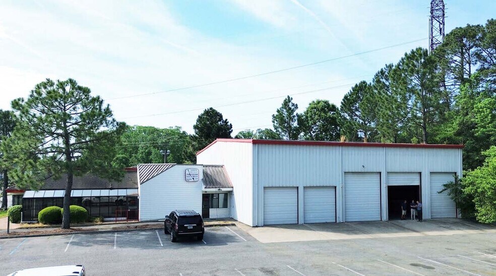 Primary Photo Of 4351 George Washington Mem Hwy, Yorktown Auto Dealership For Lease