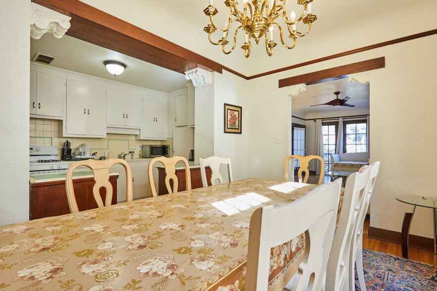 More Photos Of 1813-1817 Grace Ave, Los Angeles Apartments For Sale