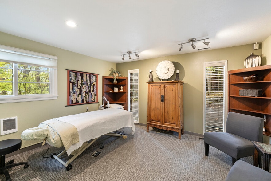 More Photos Of 7303 SW Beaverton Hillsdale Hwy, Portland Medical For Sale