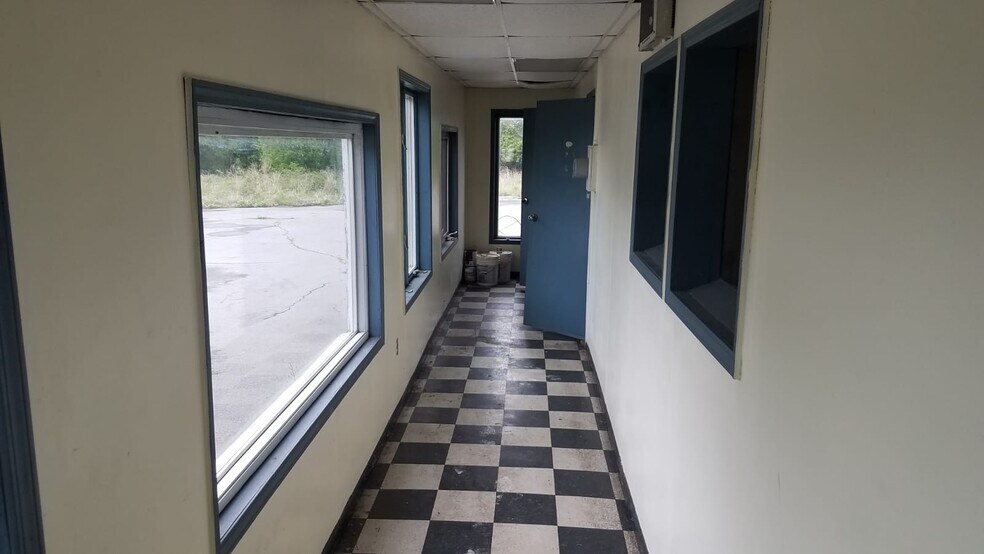 More Photos Of 819 US -9, Keeseville Auto Repair For Sale