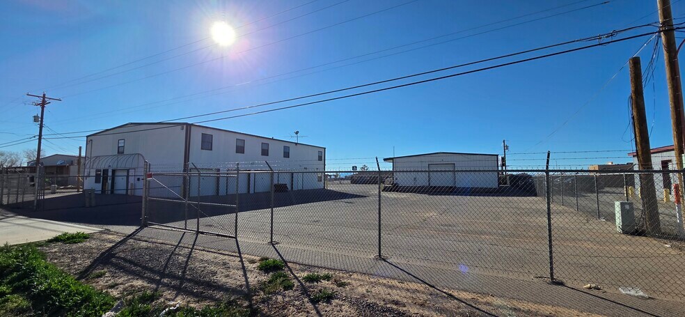 More Photos Of 2401 Lawrence Blvd, Alamogordo Warehouse For Sale