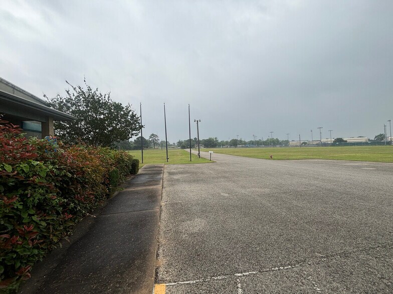 More Photos Of 1600 South Hwy 95, Bastrop Manufacturing For Sale