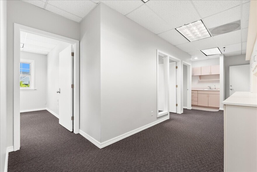 More Photos Of 2052 Prospector Ave, Park City Storefront Retail Office For Lease