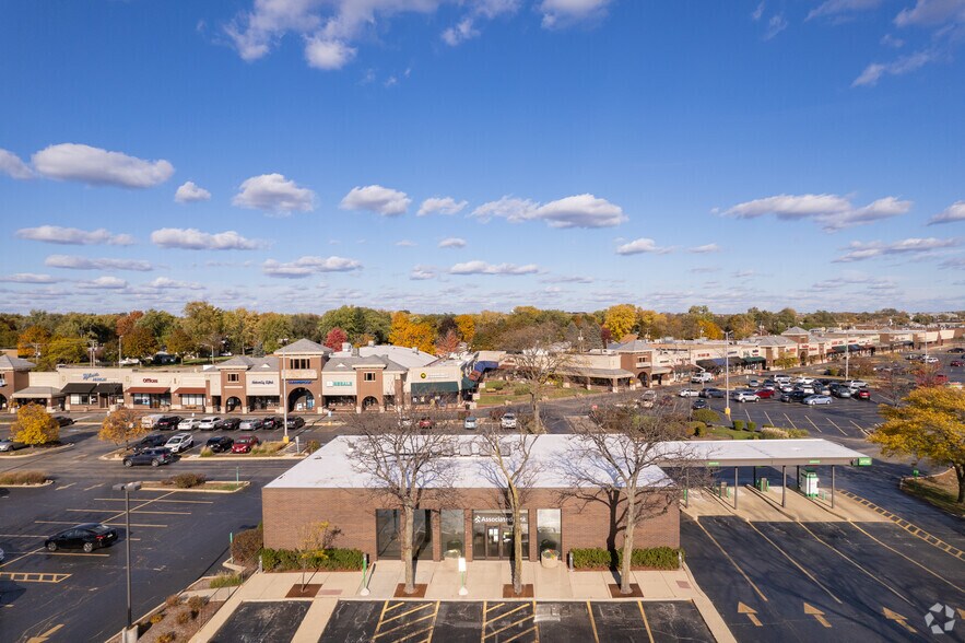 More Photos Of 29 Crystal Lake Plz, Crystal Lake Unknown For Lease