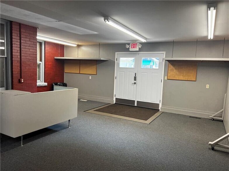More Photos Of 509 2nd Ave, Beaver Falls Flex For Sale