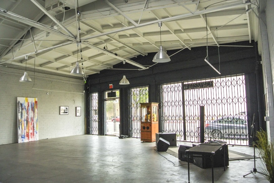 More Photos Of 5810 W 3rd St, Los Angeles Storefront For Lease
