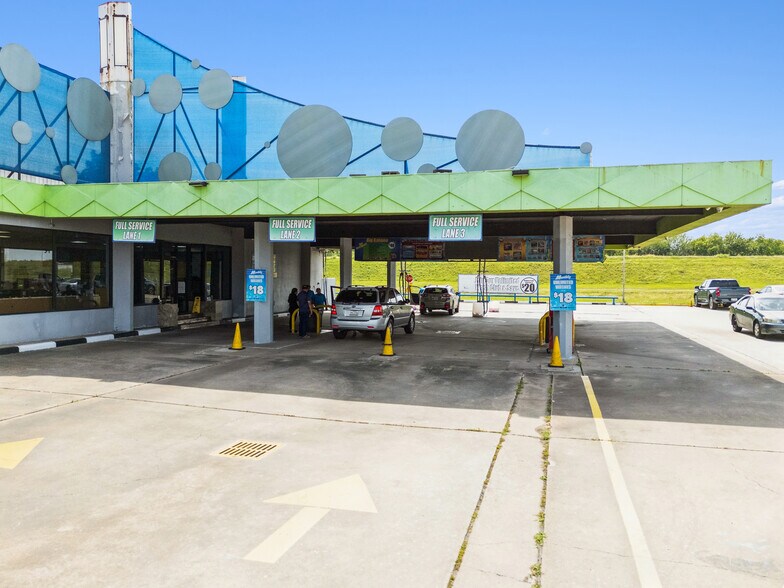 More Photos Of 506 Highway 6 S, Houston Carwash For Sale