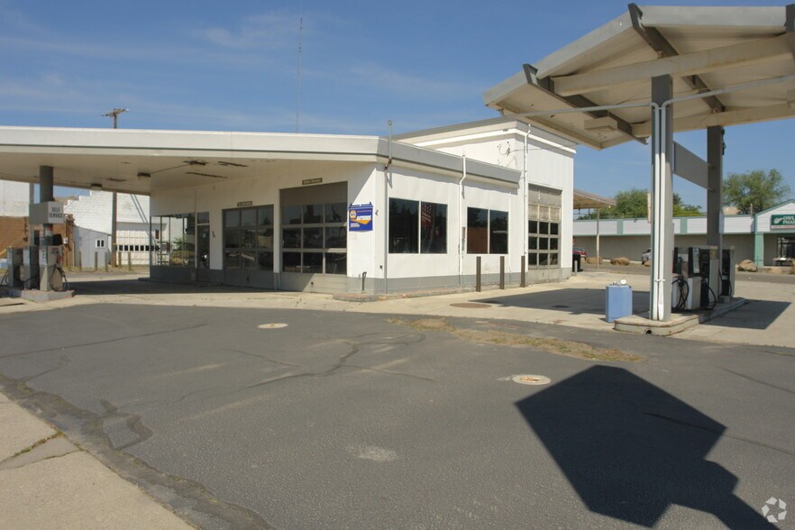 More Photos Of 106 N Lefevre St, Medical Lake Service Station For Lease