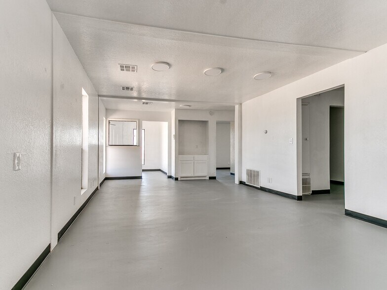 More Photos Of 7030 W Wilshire Blvd, Oklahoma City Storefront Retail Office For Lease