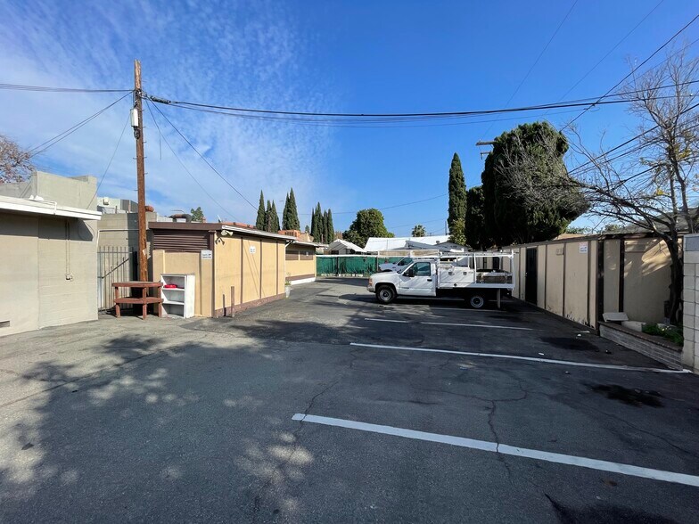 More Photos Of 1854 W 17th St, Santa Ana Freestanding For Sale