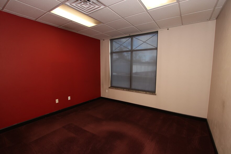 More Photos Of 525 N Peters Ave, Fond Du Lac Storefront Retail Office For Sale