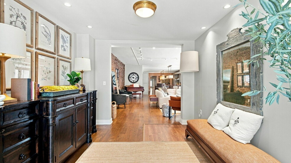 More Photos Of 304 S Gay St, Knoxville Office Residential For Sale