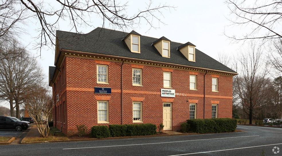 More Photos Of 10001 Courtview Ln, Chesterfield Office For Lease
