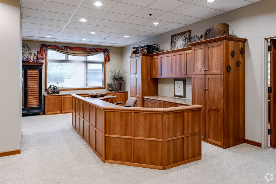 More Photos Of 1920 Turning Leaf Ln SW, Alexandria Warehouse For Lease