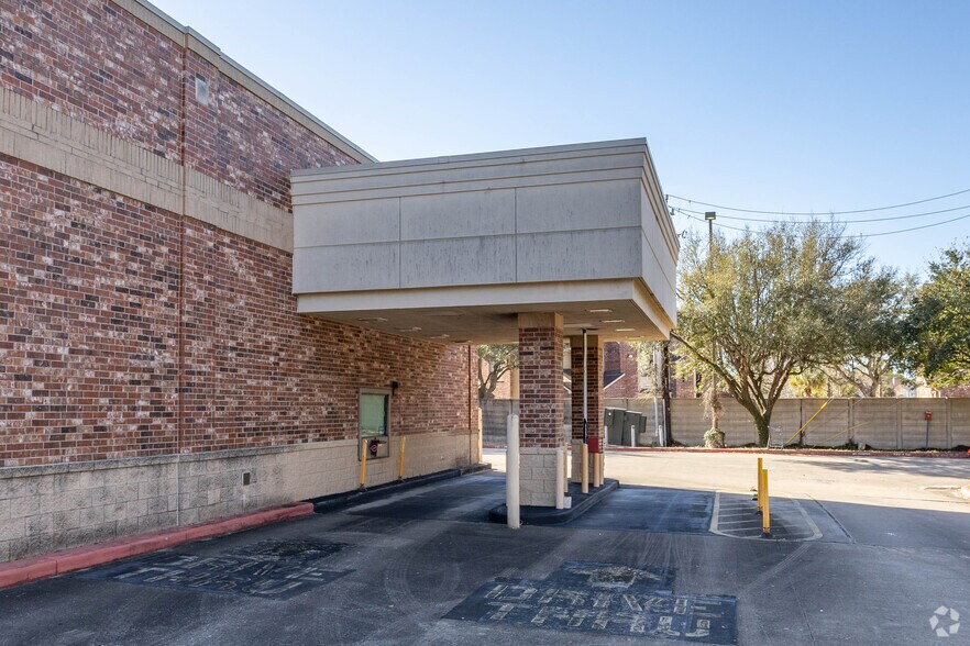 More Photos Of 3201 Fm 528 Rd, Friendswood Drugstore For Sale