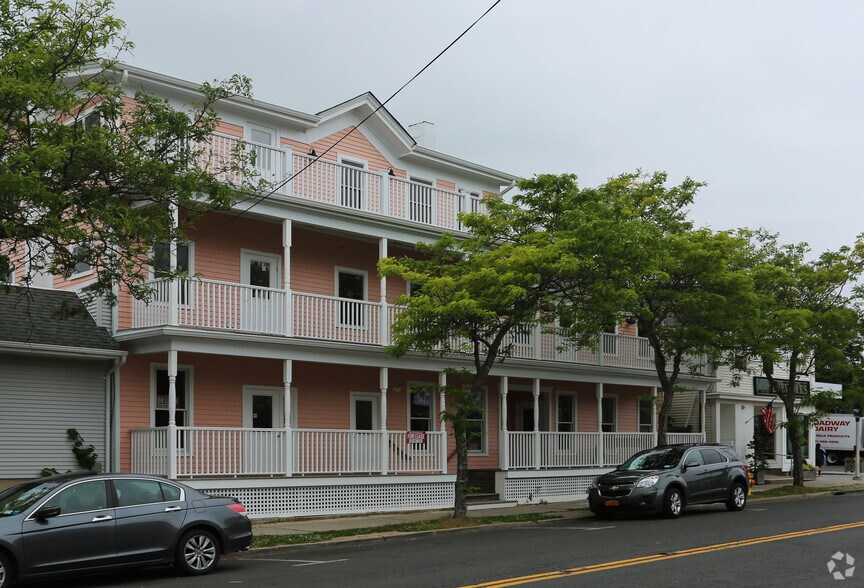 More Photos Of 131 3rd St, Greenport Restaurant For Sale