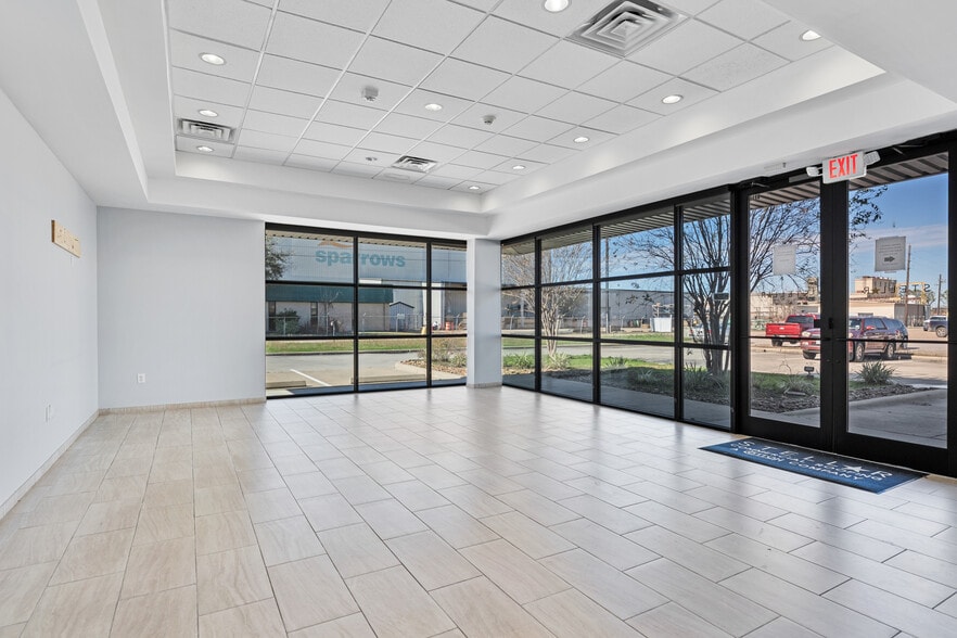 More Photos Of 6754-6758 Northwinds Dr, Houston Warehouse For Sale