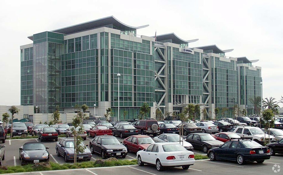 More Photos Of 2000 Seaport Blvd, Redwood City Unknown For Lease