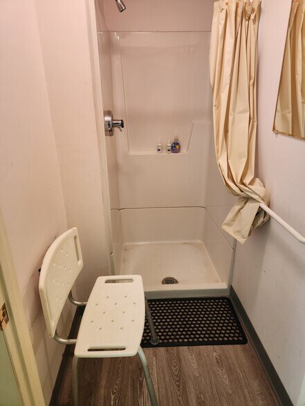 More Photos Of 29 Riverside St, Nashua Medical For Sale