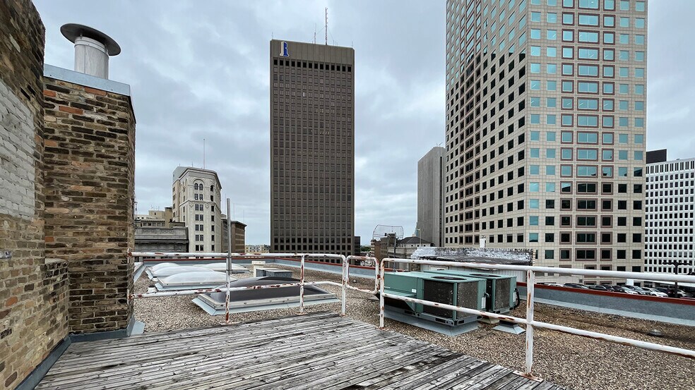 More Photos Of 63 Albert St, Winnipeg Office For Sale