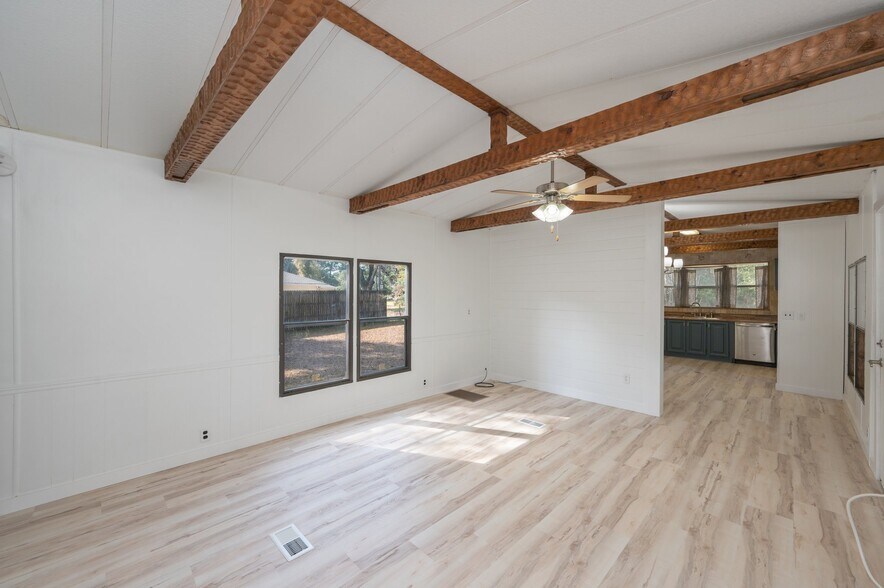More Photos Of 341 Madison St, Freeport Multifamily For Sale
