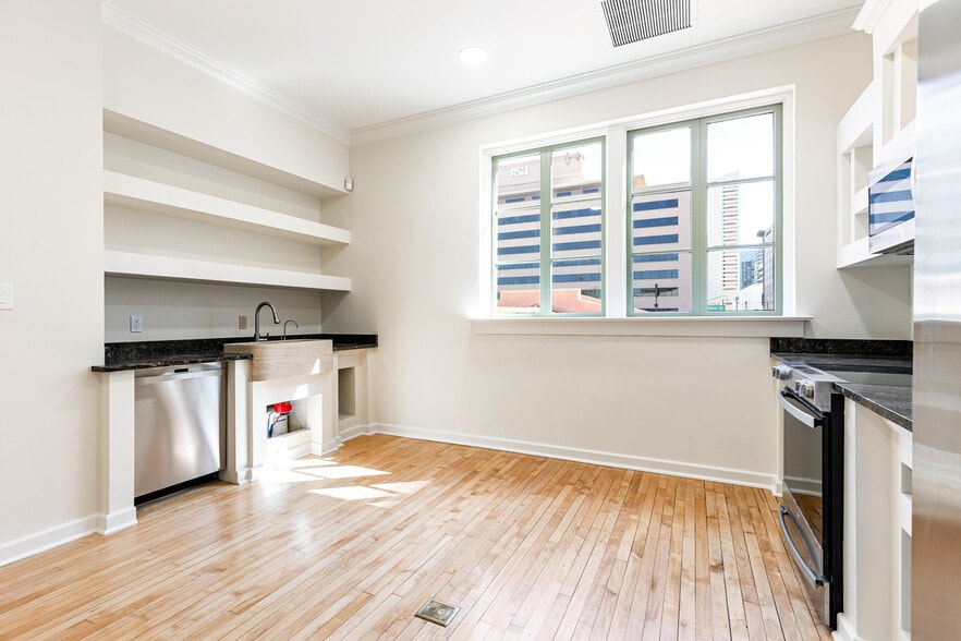 More Photos Of 331 N 1st Ave, Phoenix Office Residential For Lease