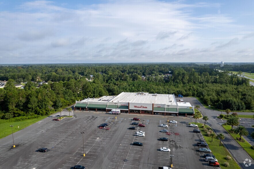More Photos Of 303-363 Venture Dr, Brunswick Storefront For Lease