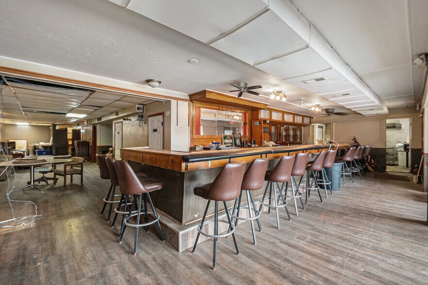 More Photos Of 1008 Bancroft St, Omaha General Retail For Sale