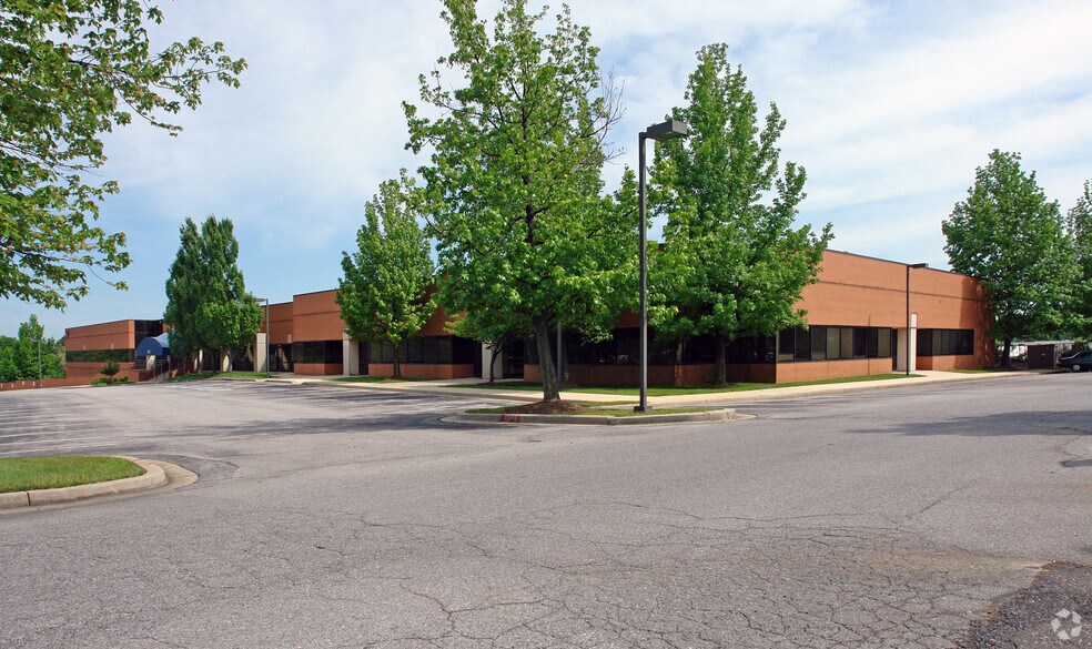 More Photos Of 8003-8039 Laurel Lakes Ct, Laurel Light Distribution For Lease