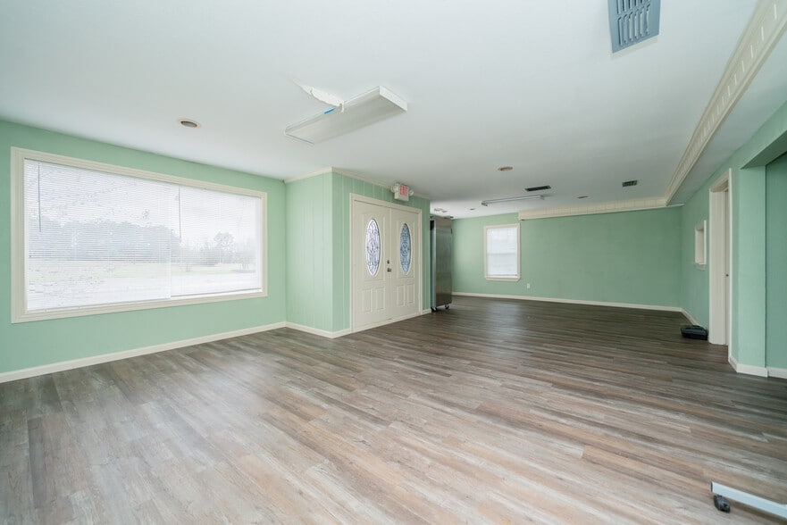 More Photos Of 1505 E Marshall Ave, Longview Medical For Sale