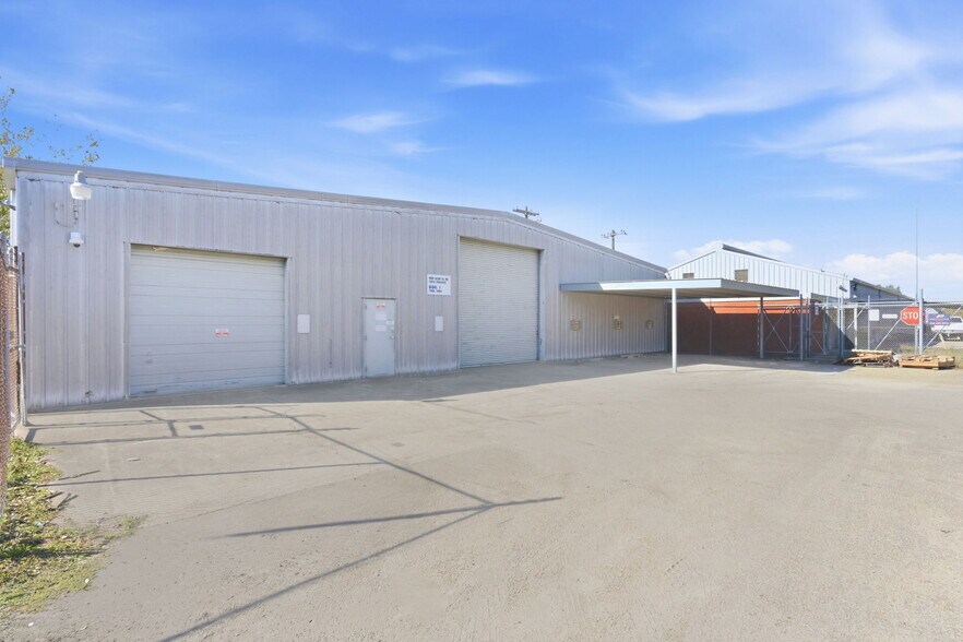 More Photos Of 13026 Rosecrest Dr, Houston Warehouse For Lease